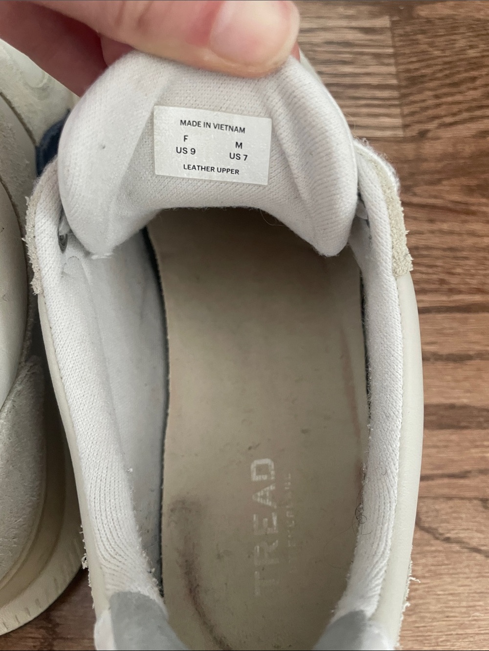 Everlane Cream And Navy Low-Top Sneakers View 4